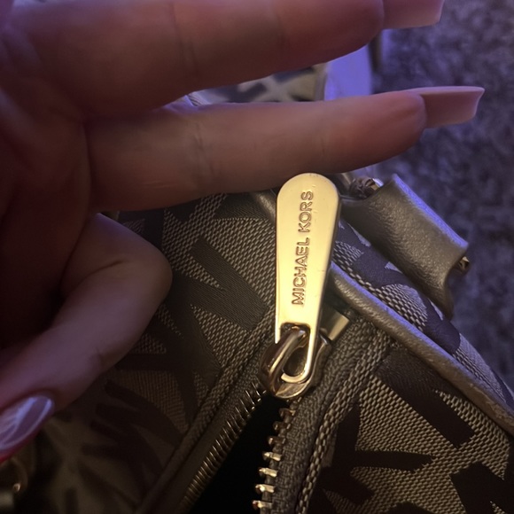 Michael Kors Weekender/Duffle - Picture 4 of 9